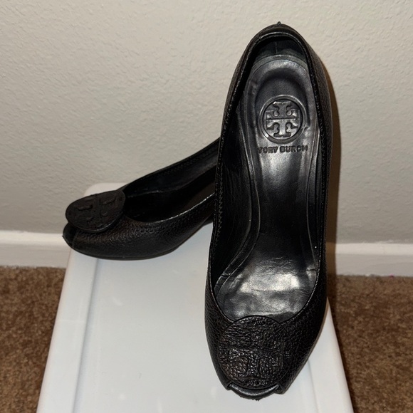 Tory Burch Black Leather Peep-Toe Heels - Picture 5 of 9